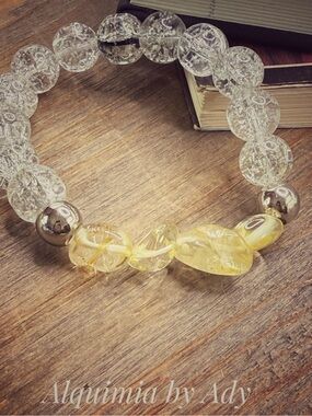 Exaggerated Crackle quartz & Lemon citrine nuggets Accent Stretch Bracelet